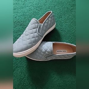 Lite blue STEVE MADDEN Flats. Size 8